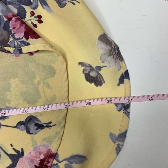 Janette Plus Light Yellow Floral V-Neck Blouse - Picture 7 of 7